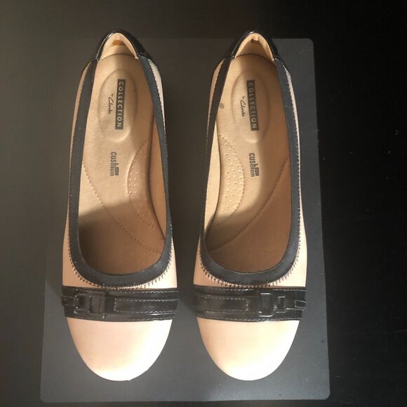 Clarks Collection Ballet Slip-on Flats Women Sz 8 M Kinzie Light Pink‎ & Patent - Picture 2 of 8
